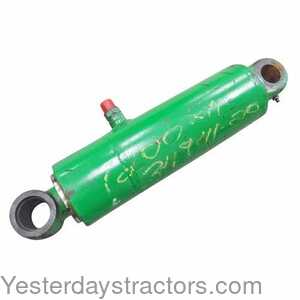 John Deere 7210 Lift Cylinder 452748